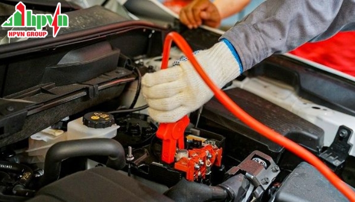 Những Dấu Hiệu &Ocirc; T&ocirc; Cần Kiểm Tra Hoặc Thay B&igrave;nh Ắc Quy