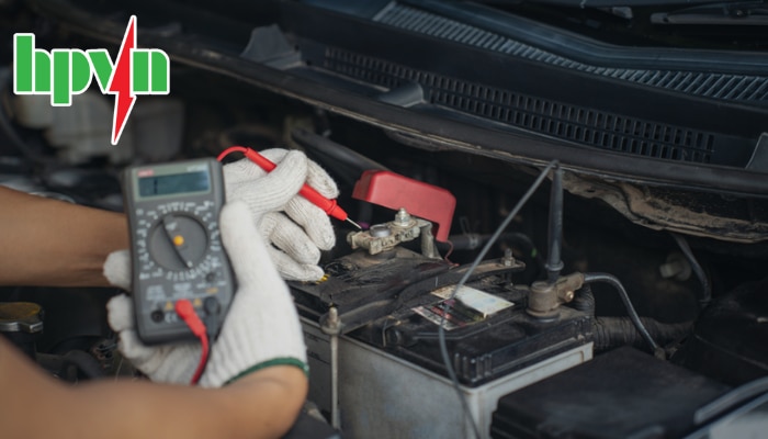 L&agrave;m thế n&agrave;o để kiểm tra b&igrave;nh ắc quy &ocirc; t&ocirc; của bạn