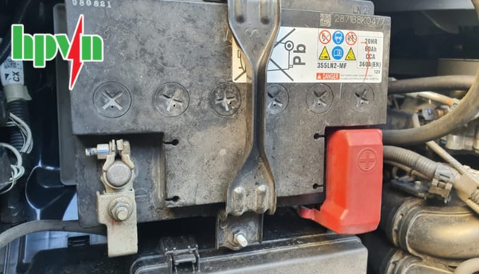 Th&ocirc;ng số b&igrave;nh ắc quy xe Toyota Fortuner